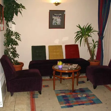 Hotel New Le Voltaire Parigi