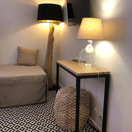 Hotel New Le Voltaire Parigi