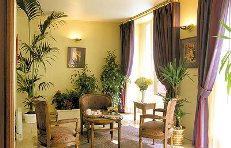 New Le Voltaire Parigi